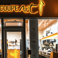 Rejoignez COUPE ART à Paris : atelier artistique et humain cherchant un(e) coloriste expérimenté(e) pour créer des couleurs sur-mesure dans une équipe passionnée.