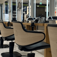 Salon Jean-Louis David créé en 1992 : équipe dynamique, formations régulières, bonne ambiance et marques professionnelles L’Oréal, Kérastase et Redken.