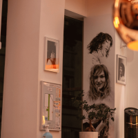 Rejoignez COUPE ART à Paris : atelier artistique et humain cherchant un(e) coloriste expérimenté(e) pour créer des couleurs sur-mesure dans une équipe passionnée.