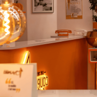 Rejoignez COUPE ART à Paris : atelier artistique et humain cherchant un(e) coloriste expérimenté(e) pour créer des couleurs sur-mesure dans une équipe passionnée.