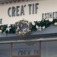 Salon de coiffure recrute coiffeur(se) autonome en CDI. Clientèle fidèle, ambiance familiale, respect et évolution dans un cadre professionnel et bienveillant.